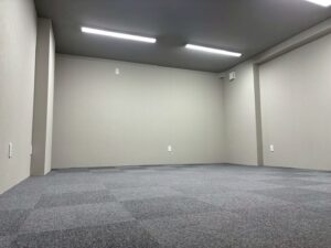  (室内)